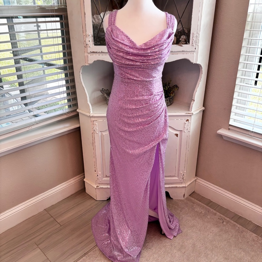 NEW Lavender Dress with Sequins Scoop Neck Sleeveless NWOT Size M/10 - Picture 3 of 10